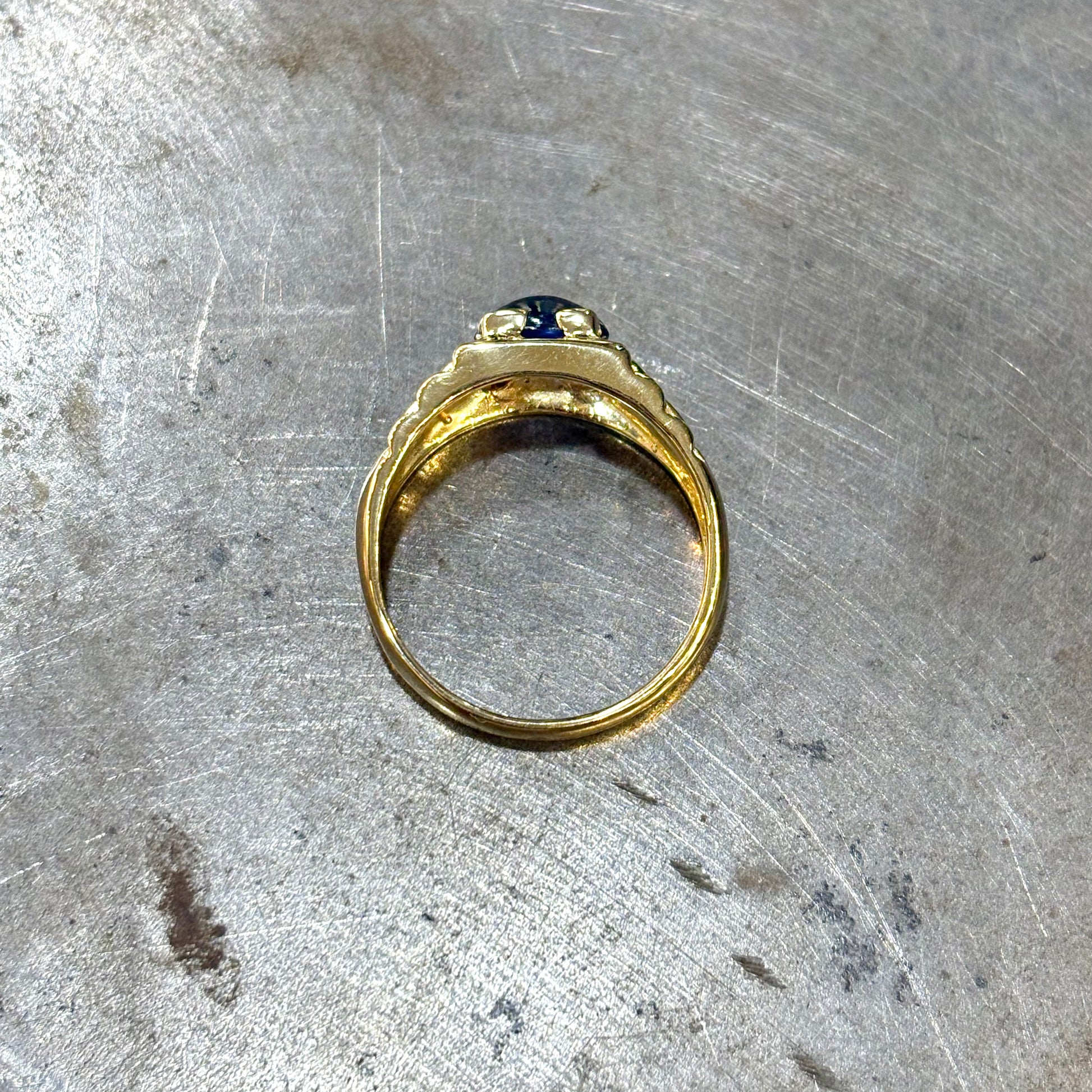 Bague Chevalière - Or Jaune & Saphir Cabochon