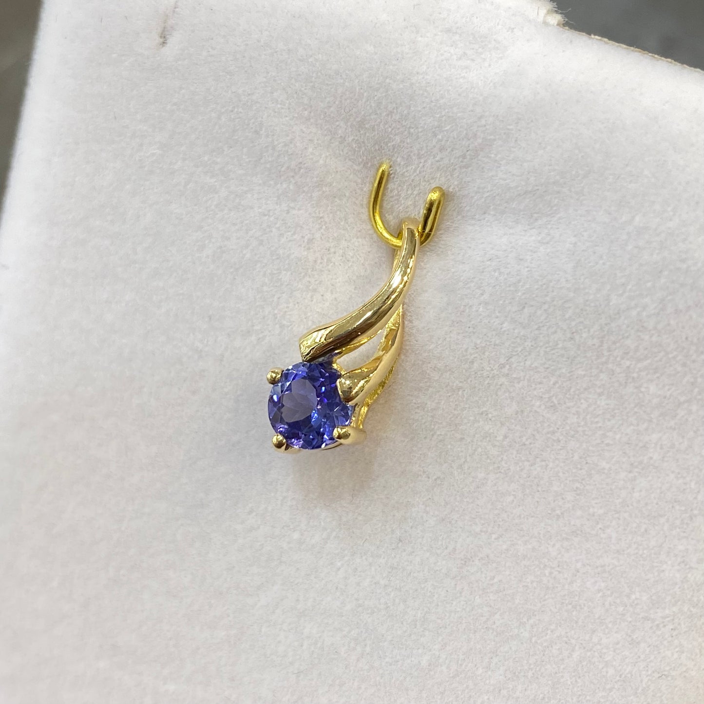 Pendentif Ponyo - Or Jaune 750 & Tanzanite Création Fremont