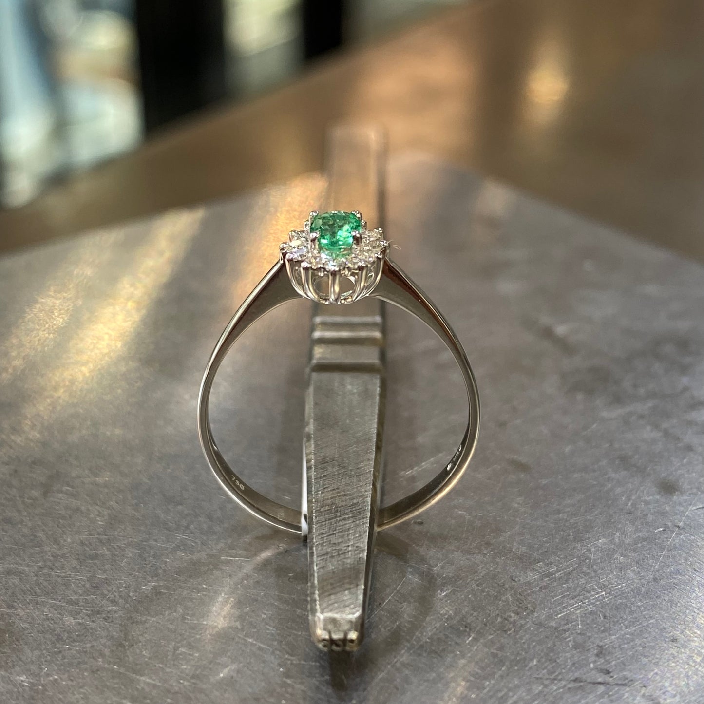 Bague Marguerite - Or Blanc 750 Émeraude & Diamants