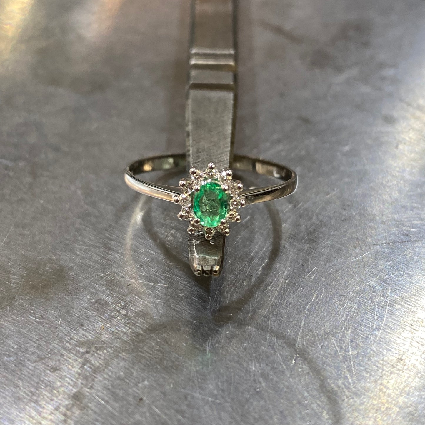 Bague Marguerite - Or Blanc 750 Émeraude & Diamants