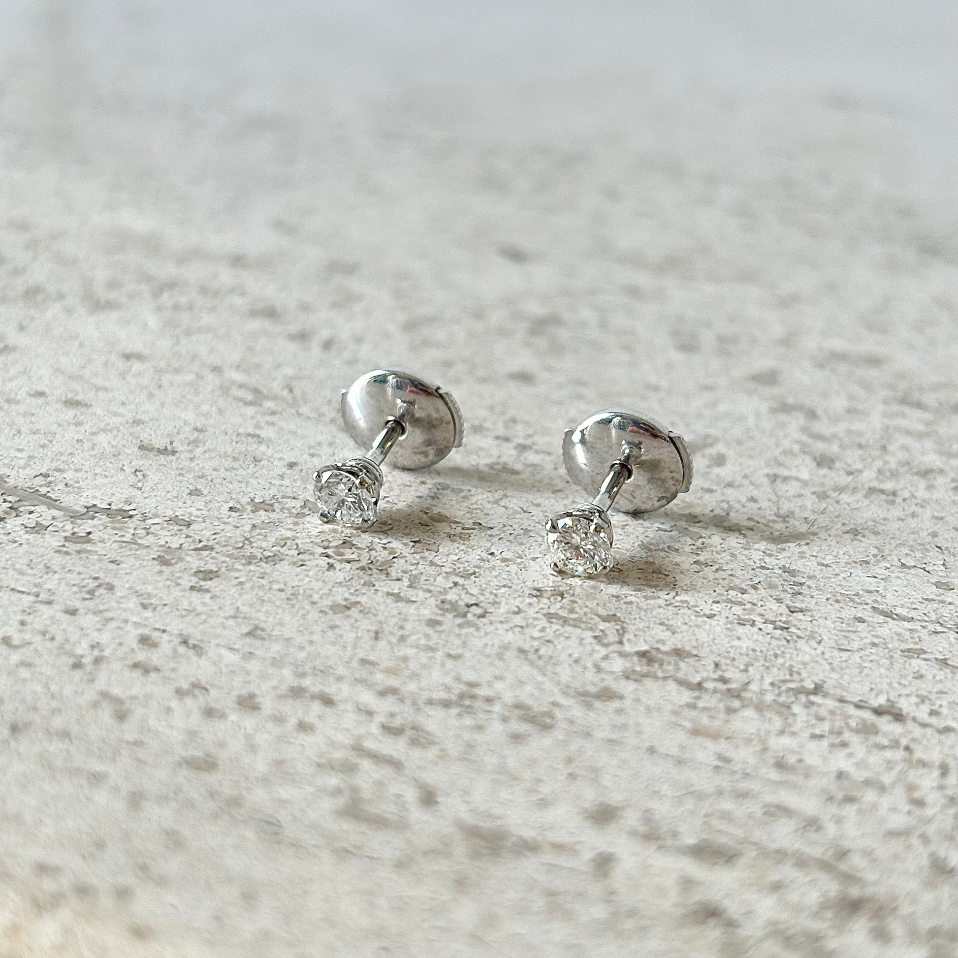 Boucles D'oreilles Puces Solitaire - Or Blanc 750 & Diamants