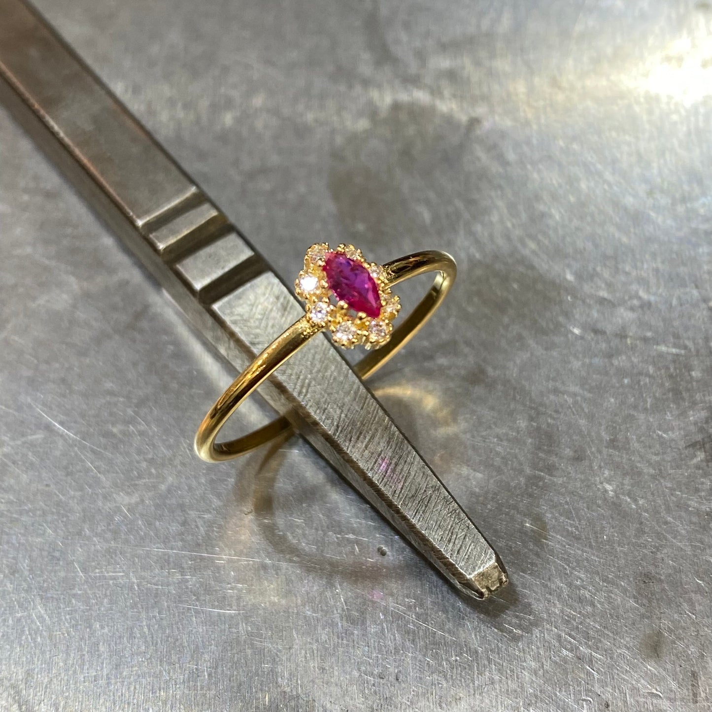 Bague Marguerite - Or Jaune 750 Rubis & Diamants