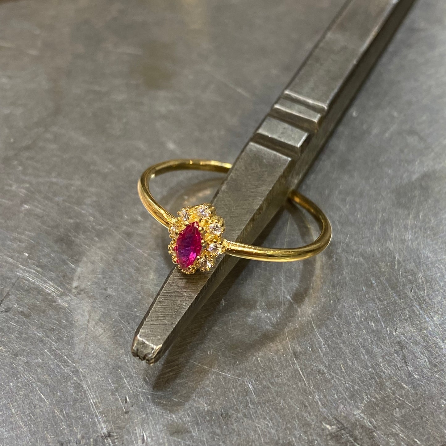 Bague Marguerite - Or Jaune 750 Rubis & Diamants