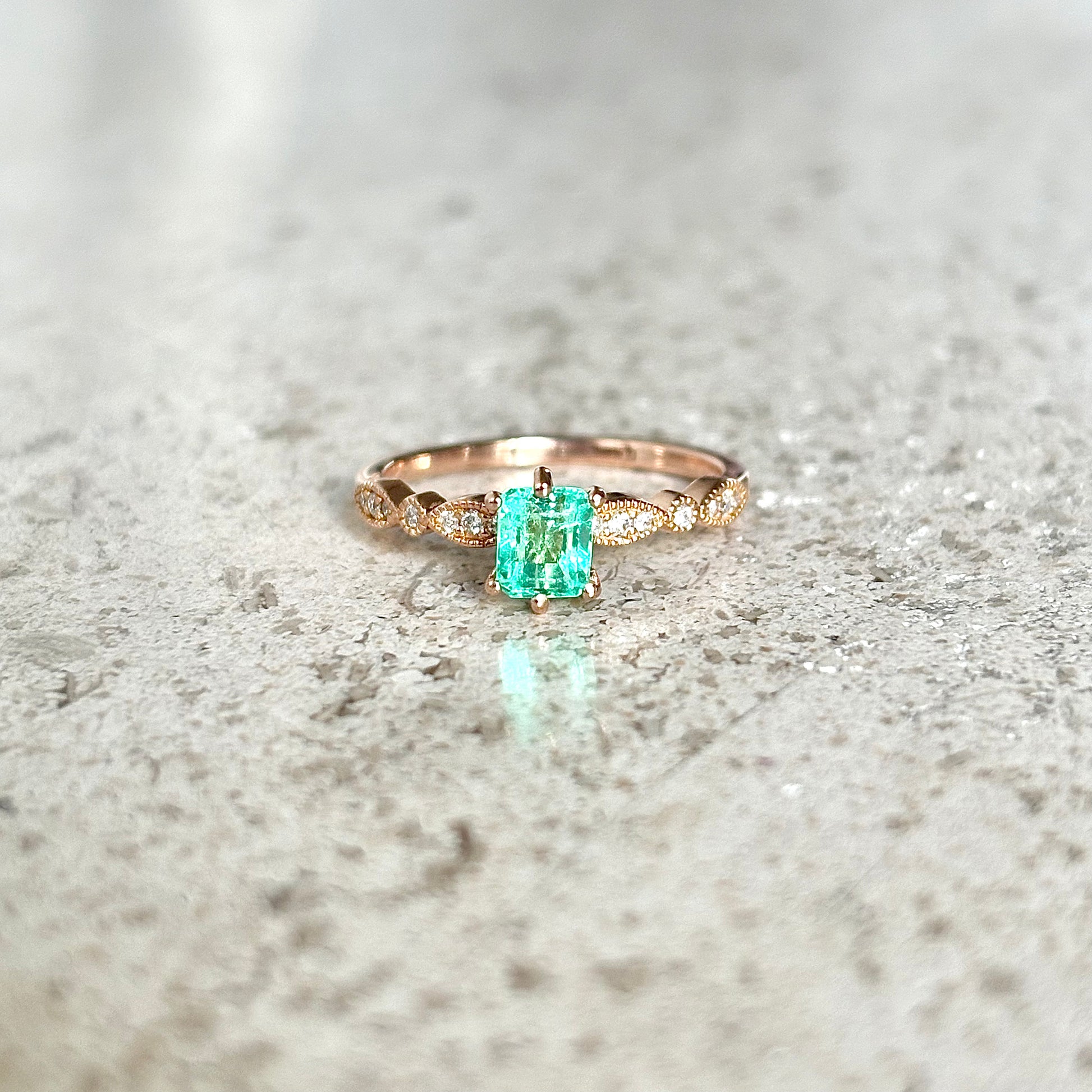 Bague Solitaire - Or Rose 750 Émeraude & Diamants
