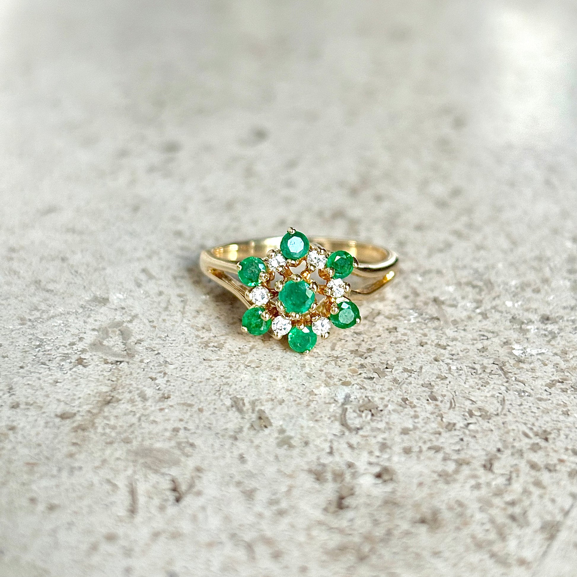Bague Marguerite - Or Jaune 585 Émeraudes & Diamants