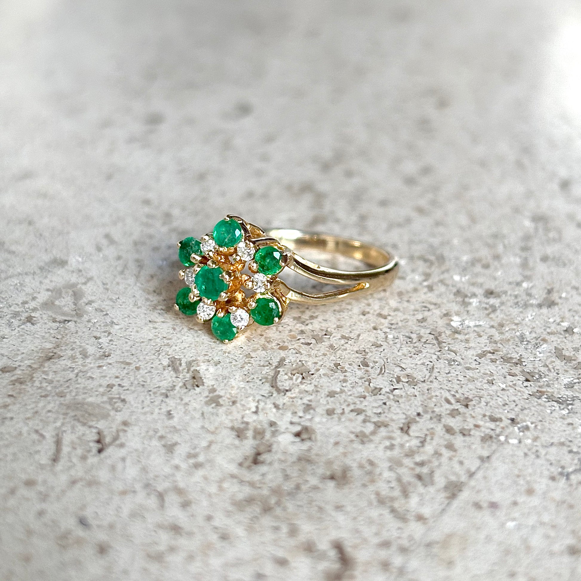 Bague Marguerite - Or Jaune 585 Émeraudes & Diamants
