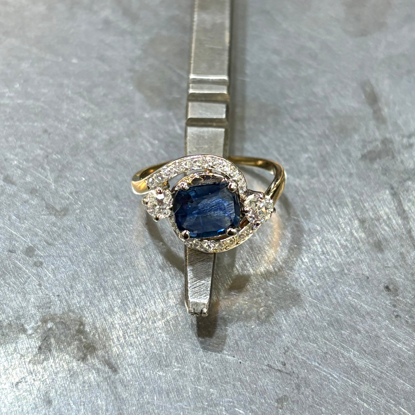 Bague Vintage - Or Blanc 750 Saphir & Diamants