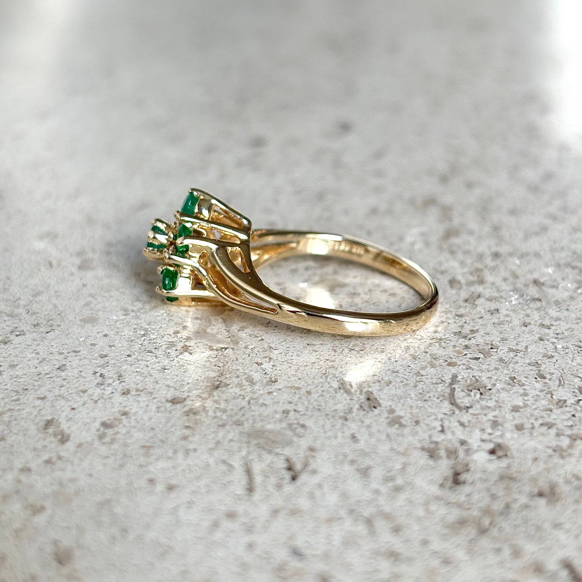 Bague Marguerite - Or Jaune 585 Émeraudes & Diamants