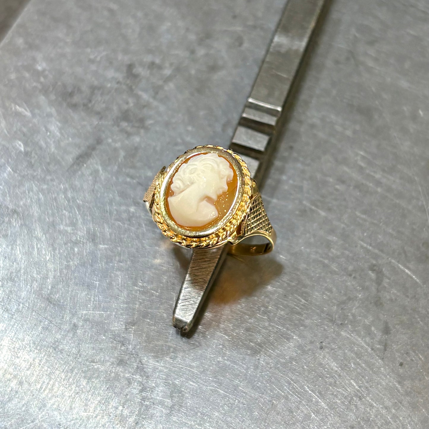 Bague Vintage - Or Jaune 750 & Camée