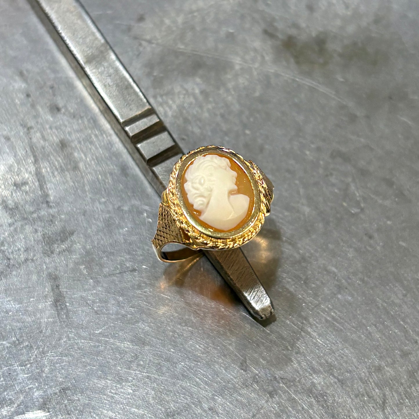 Bague Vintage - Or Jaune 750 & Camée