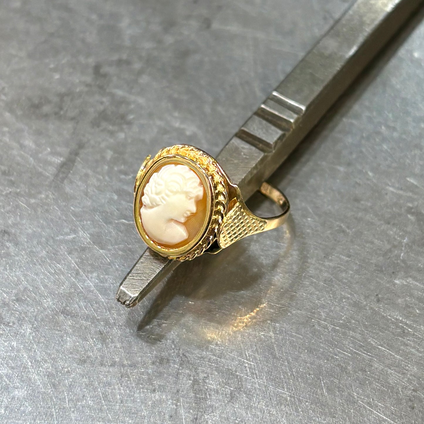 Bague Vintage - Or Jaune 750 & Camée