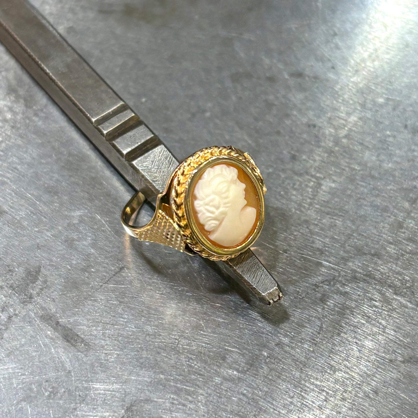 Bague Vintage - Or Jaune 750 & Camée