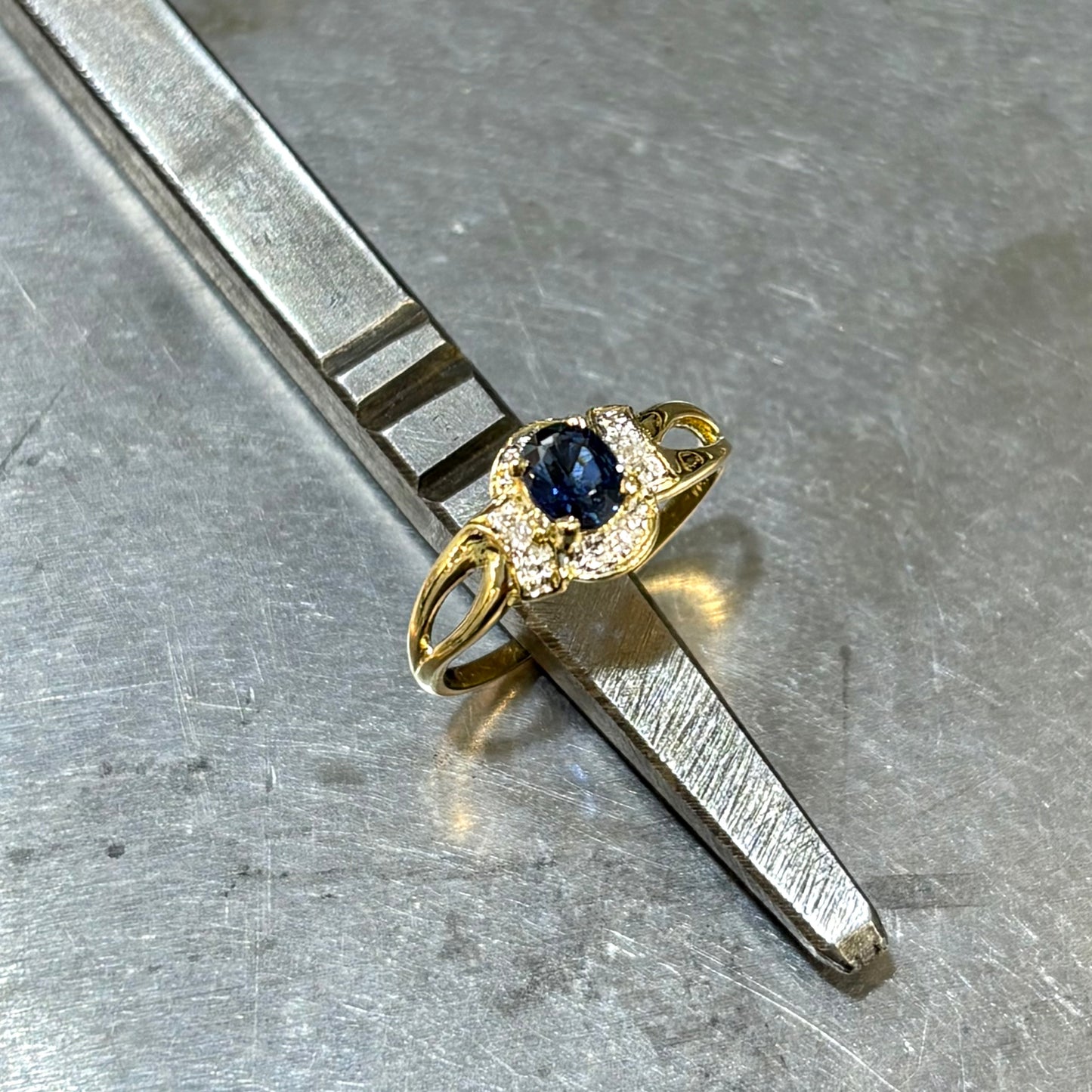 Bague Entourage - Or Jaune 750 & Saphir