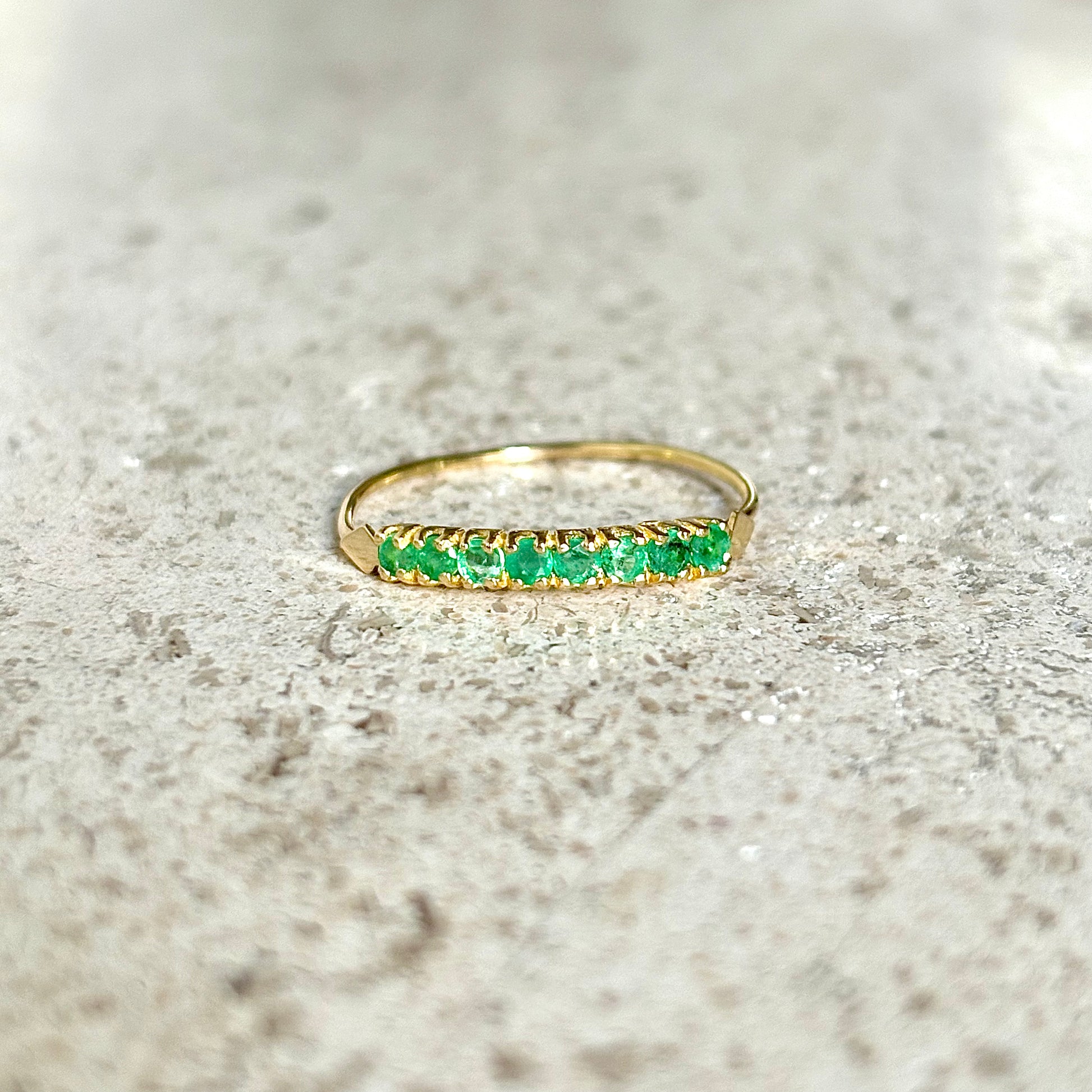 Bague Alliance - Or Jaune 750 & Émeraudes