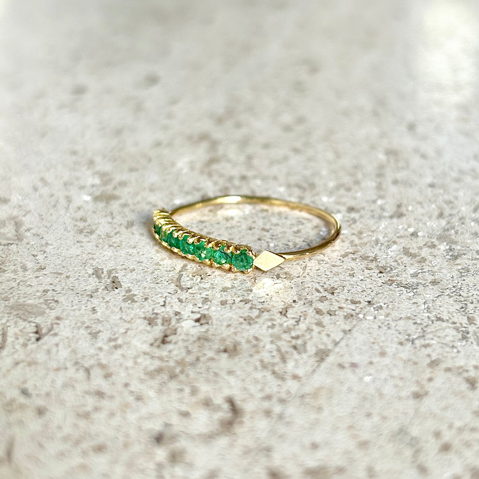 Bague Alliance - Or Jaune 750 & Émeraudes