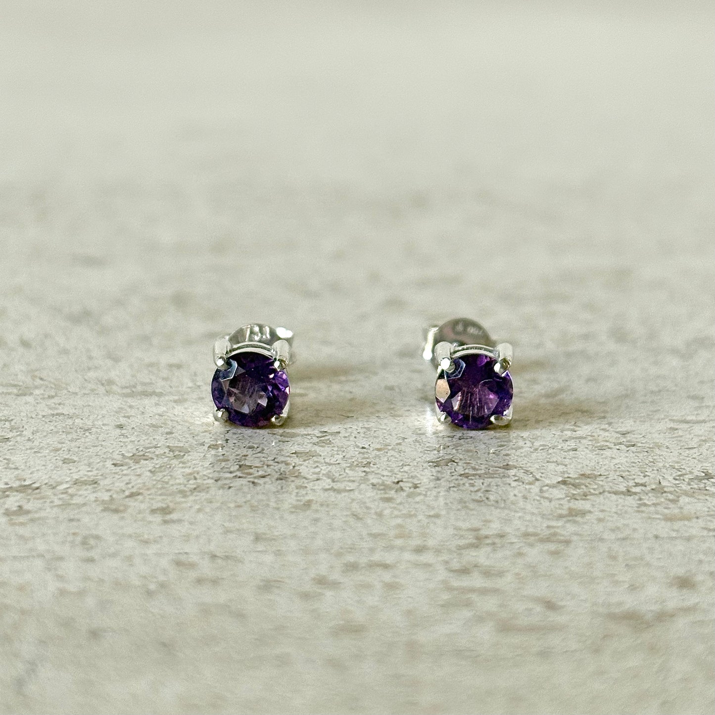 Boucles D'oreilles Puces - Or Blanc 750 & Améthystes