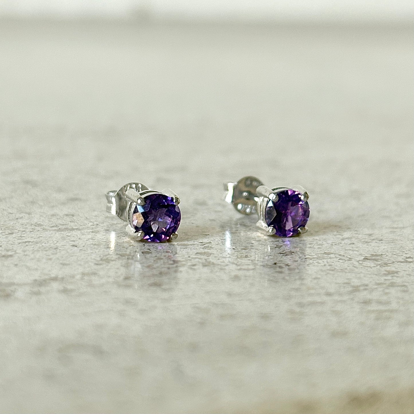 Boucles D'oreilles Puces - Or Blanc 750 & Améthystes