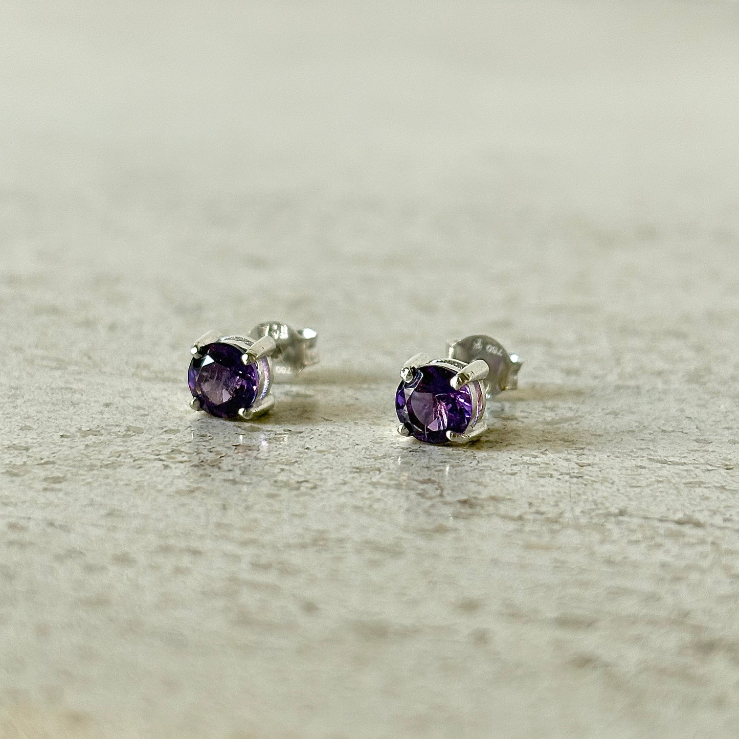Boucles D'oreilles Puces - Or Blanc 750 & Améthystes