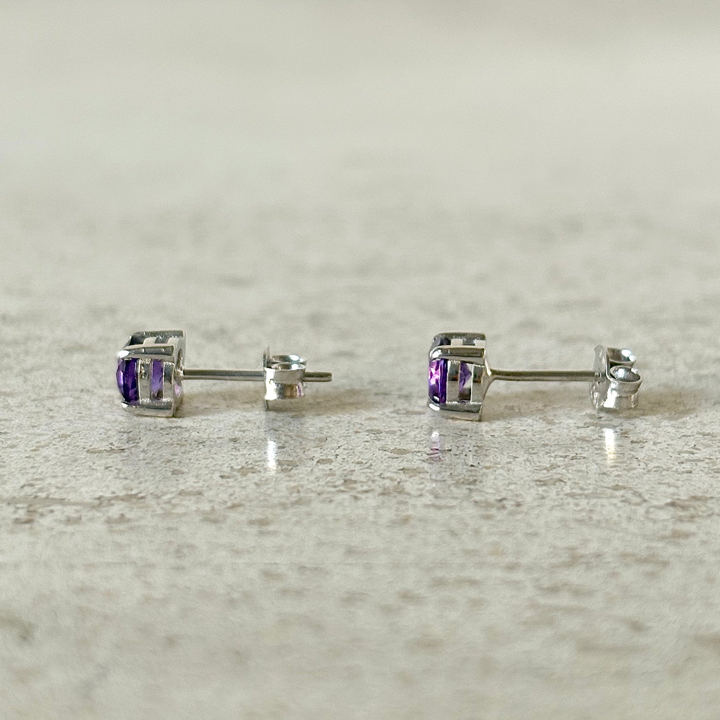 Boucles D'oreilles Puces - Or Blanc 750 & Améthystes