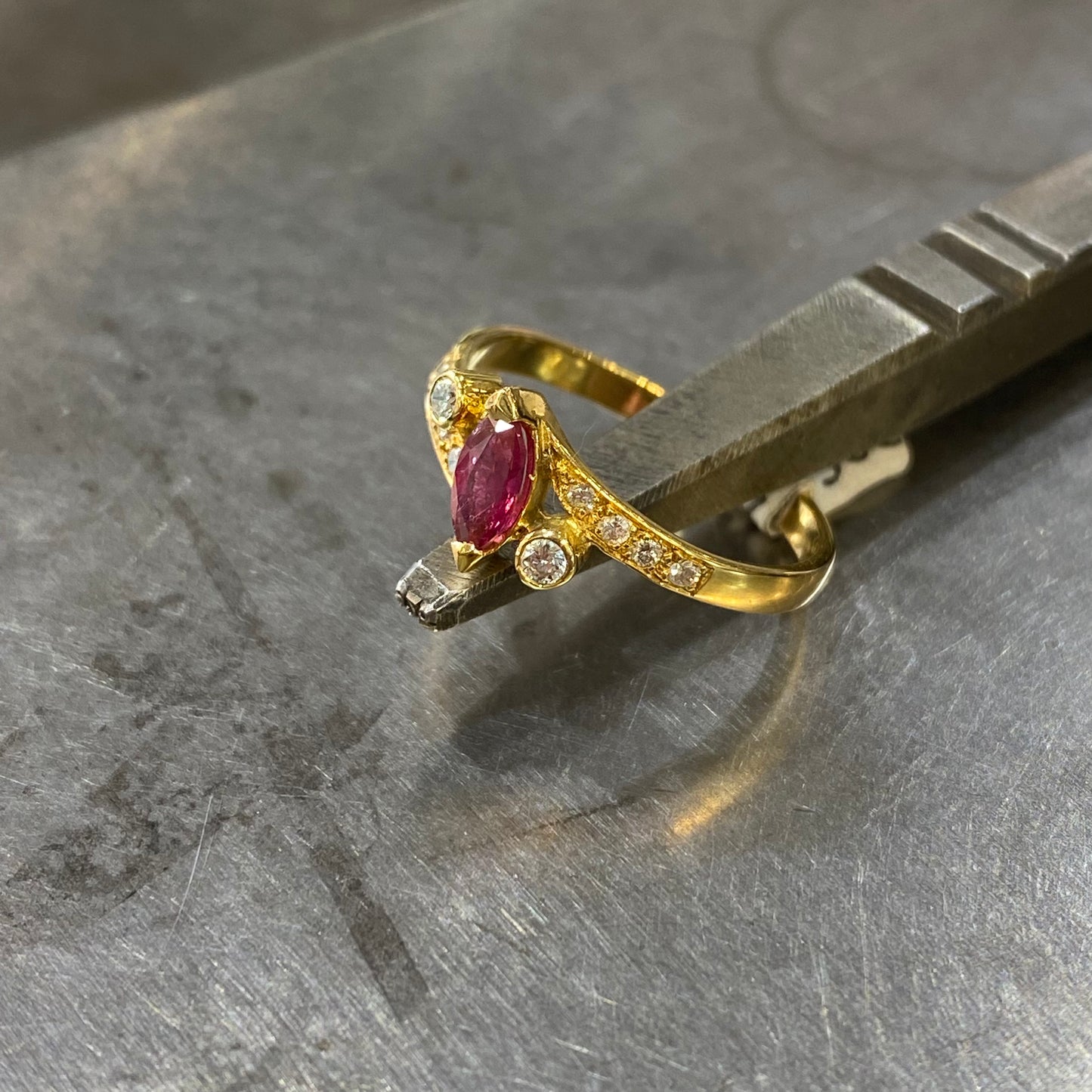 Bague Trilogie - Or Jaune 750 Rubis & Diamants