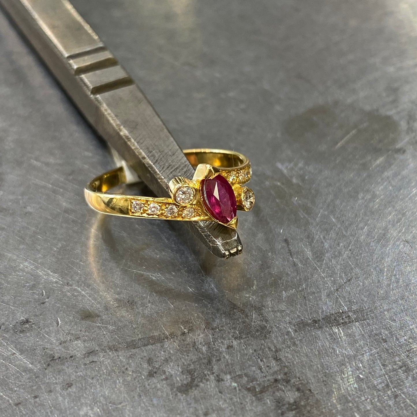 Bague Trilogie - Or Jaune 750 Rubis & Diamants