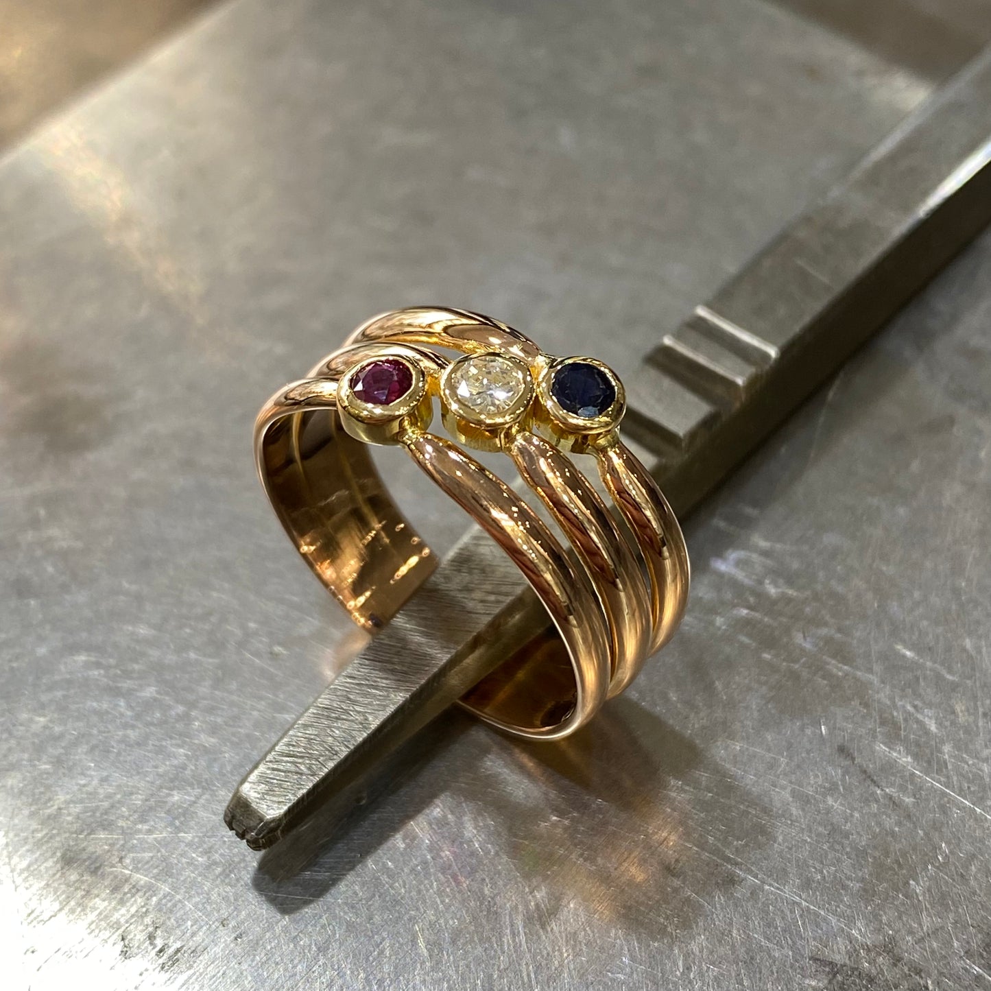 Bague Tricolore - Or Jaune 750 Rubis Diamant & Saphir