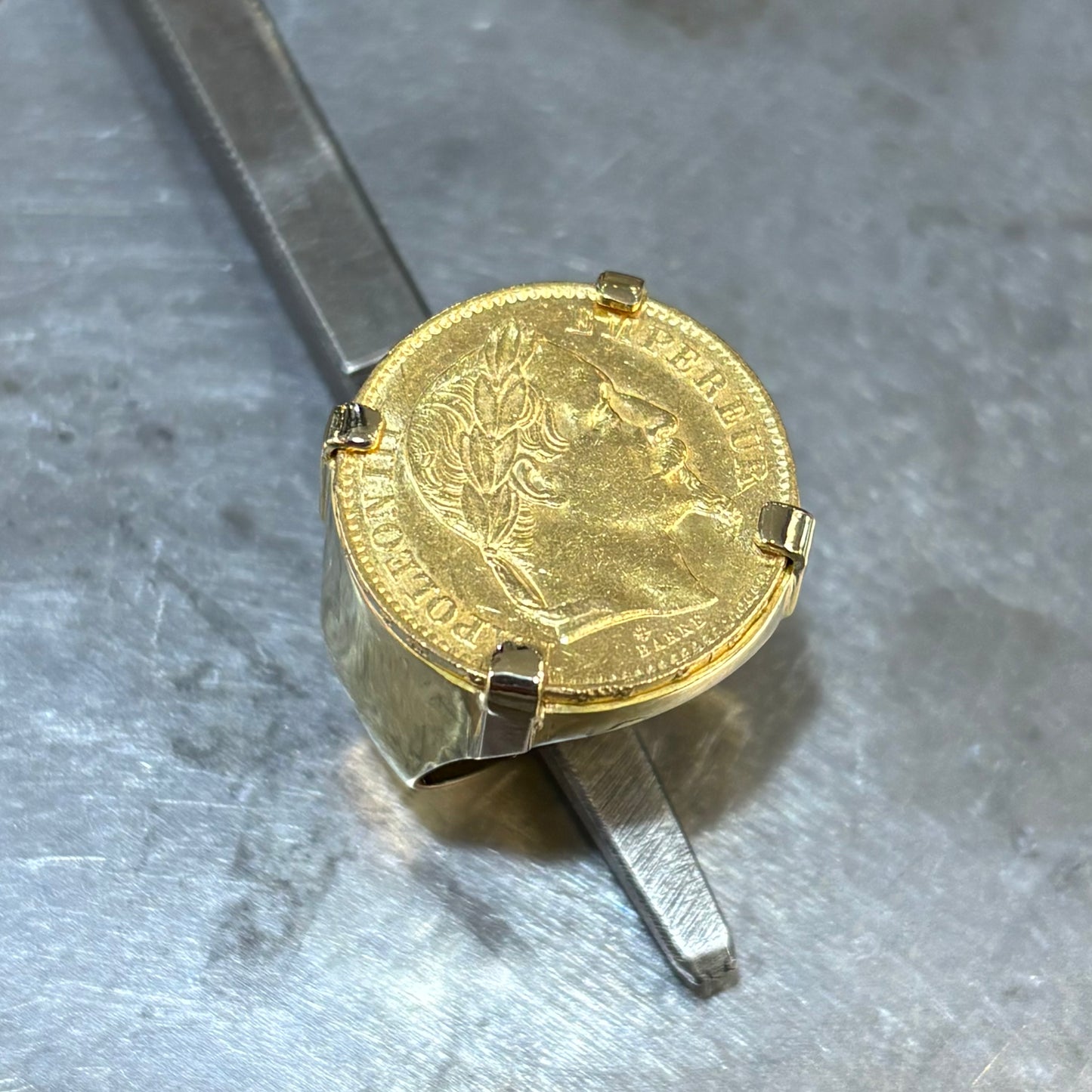 Bague Chevalière Pièce - Or Jaune 750 & Pièce Or 20 Francs Napoléon