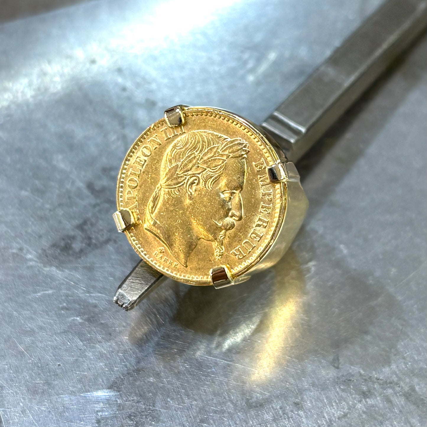 Bague Chevalière Pièce - Or Jaune 750 & Pièce Or 20 Francs Napoléon