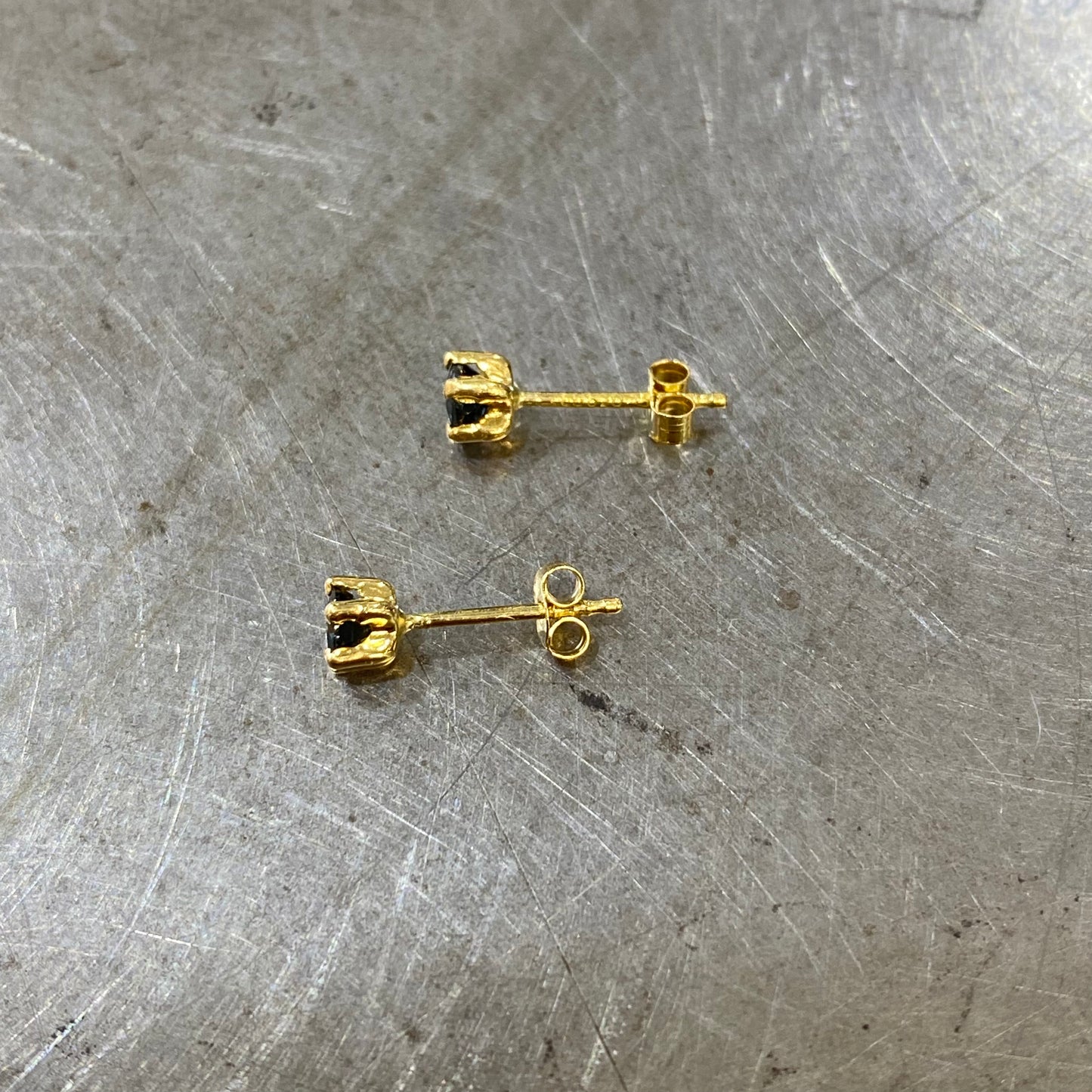 Boucles D'oreilles Puces - Or Jaune 750 & Saphirs