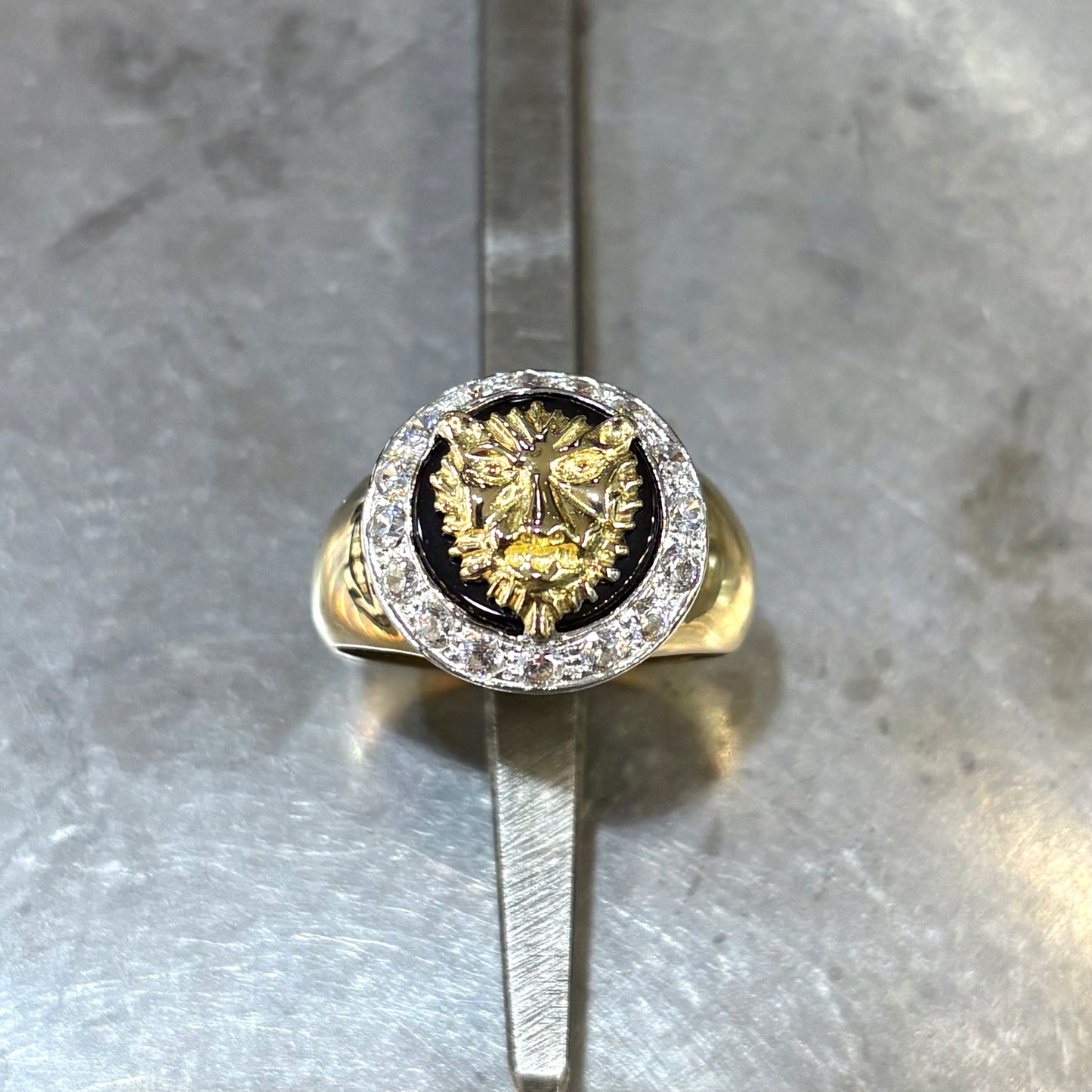 Bague Chevalière Lion - Or Jaune/Blanc 750 & Onyx