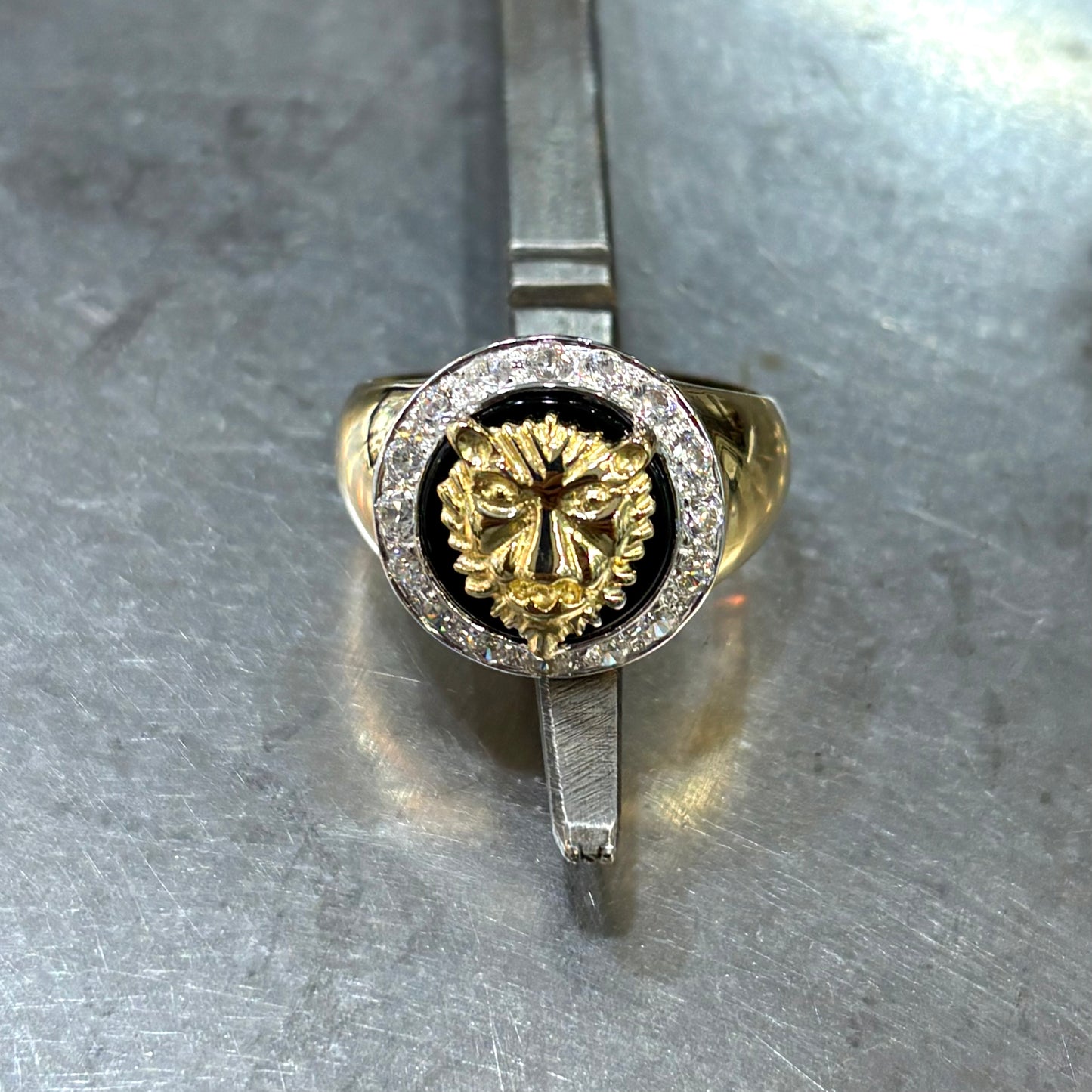 Bague Chevalière Lion - Or Jaune/Blanc 750 & Onyx