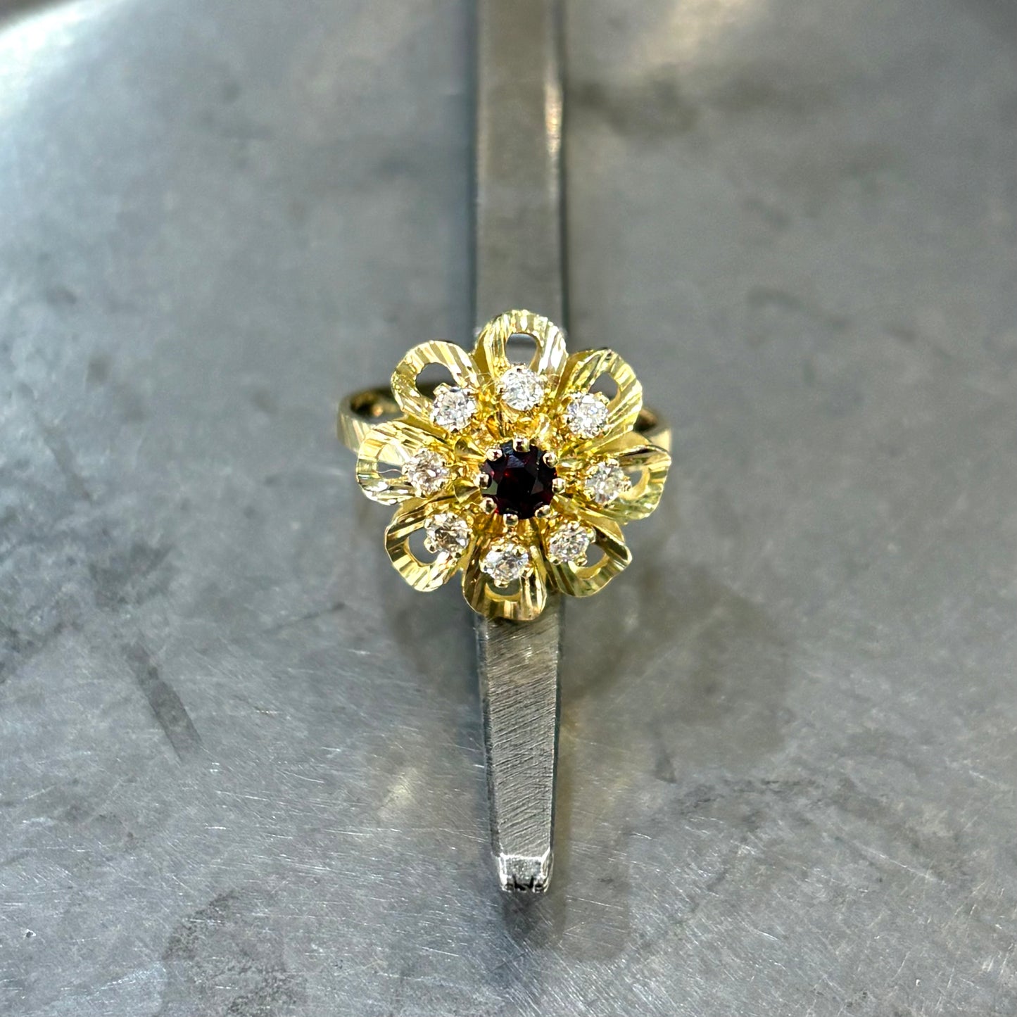Bague Marguerite - Or Jaune 750 Diamants & Grenat