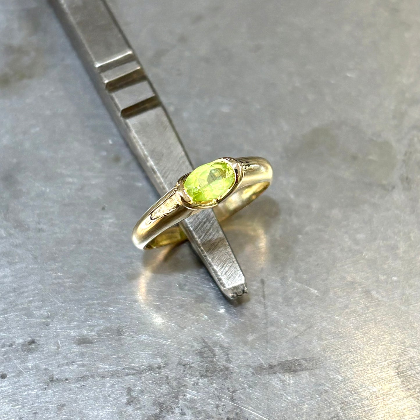 Bague Jonc - Or Jaune 750 & Péridot