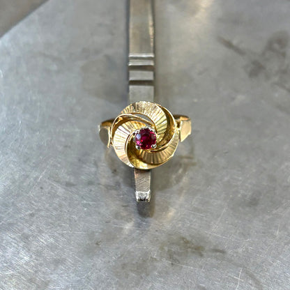 Bague Tourbillon Vintage - Or Jaune 750 & Rubis