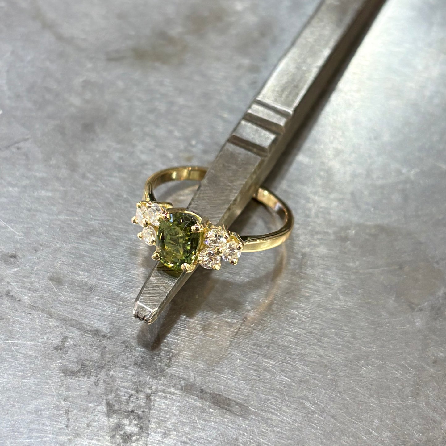 Bague Nausicaä Médium - Or Jaune 750 Saphir Vert & Diamants