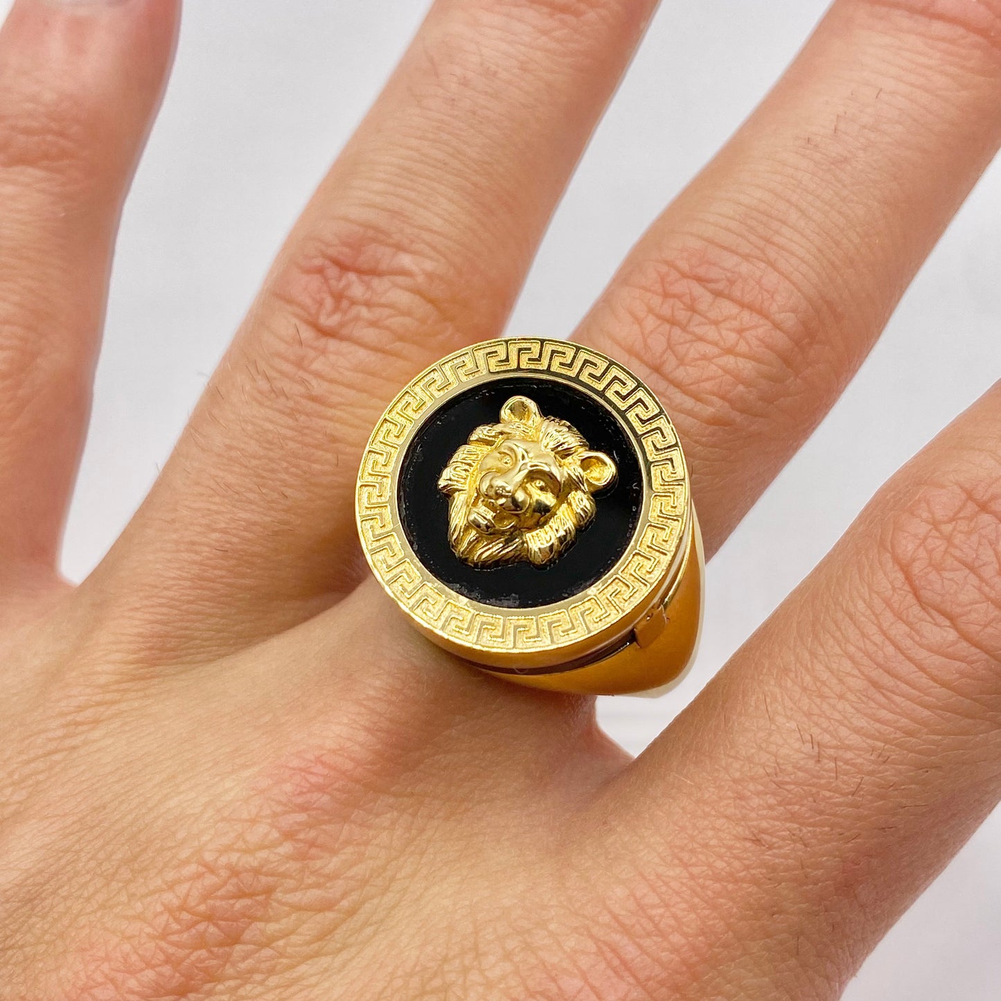 Bague Chevalière Lion - Or Jaune 750 & Onyx