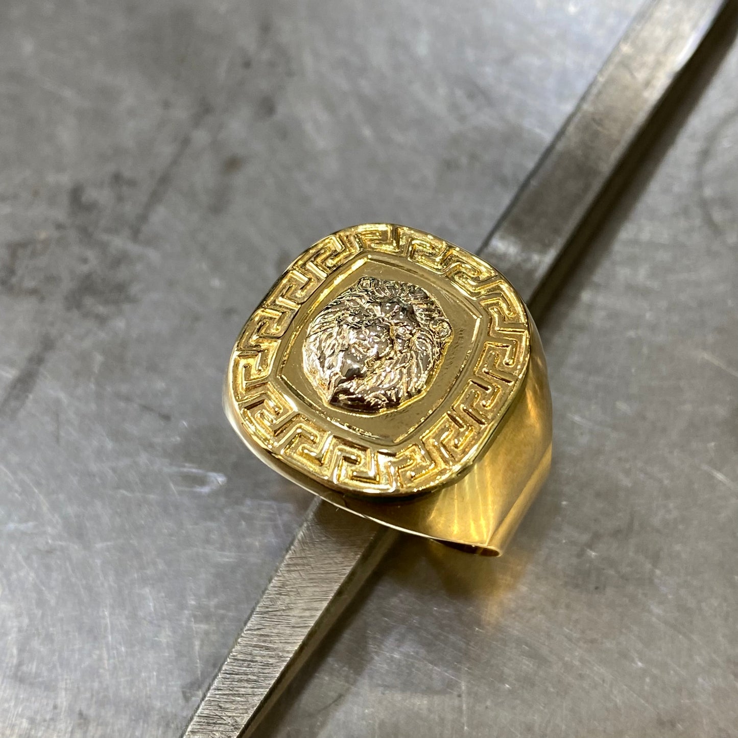 Bague Chevalière Lion - Or Jaune 750