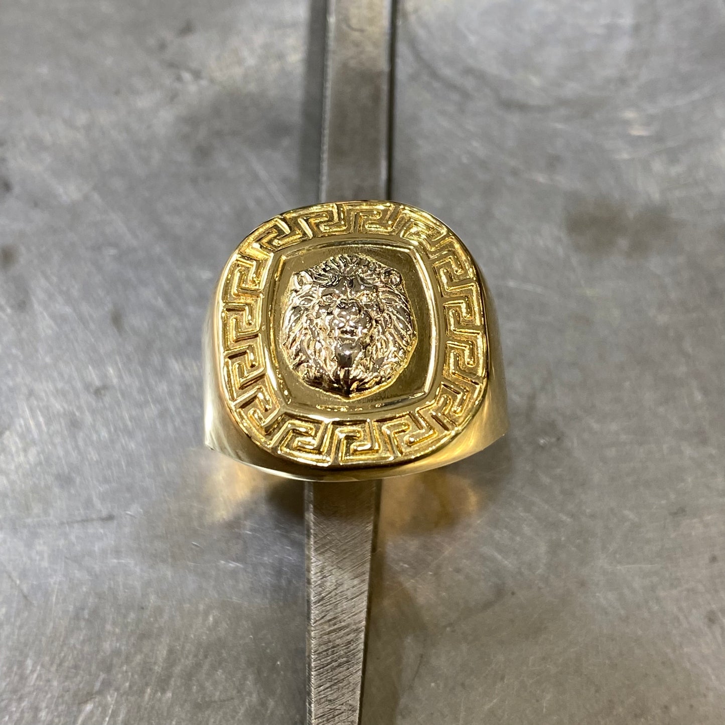 Bague Chevalière Lion - Or Jaune 750