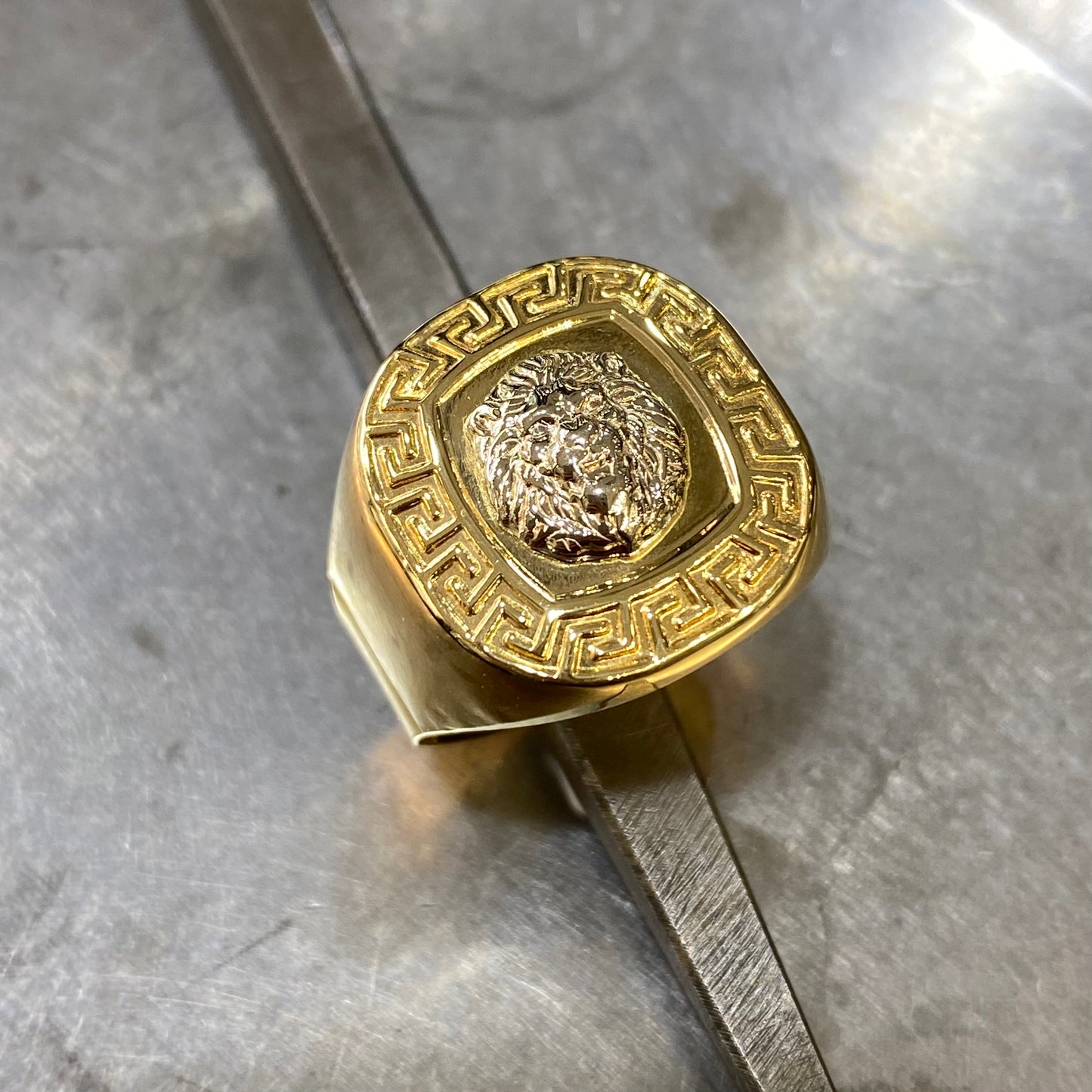 Bague Chevalière Lion - Or Jaune 750