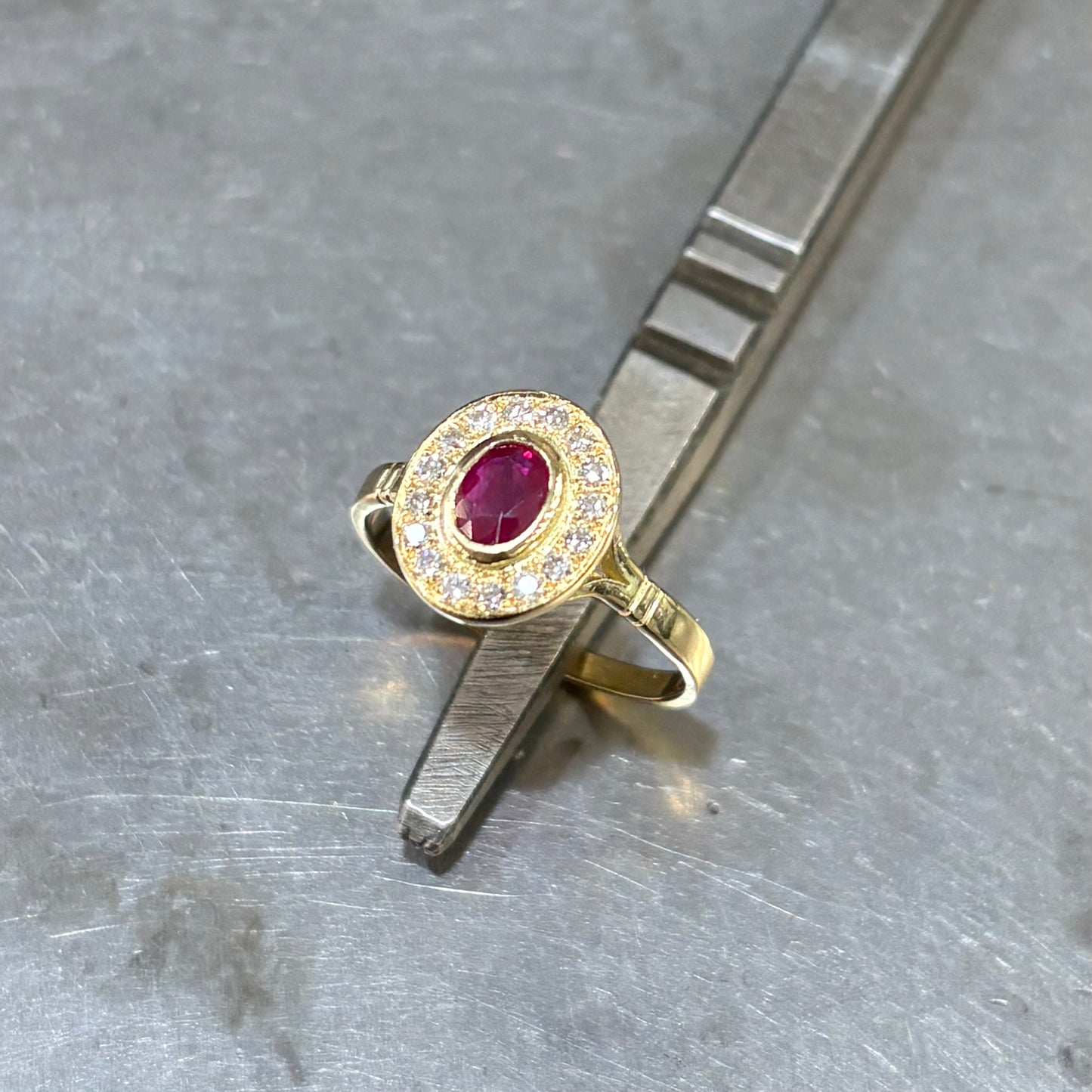 Bague Marguerite - Or Jaune 750 Rubis & Diamants