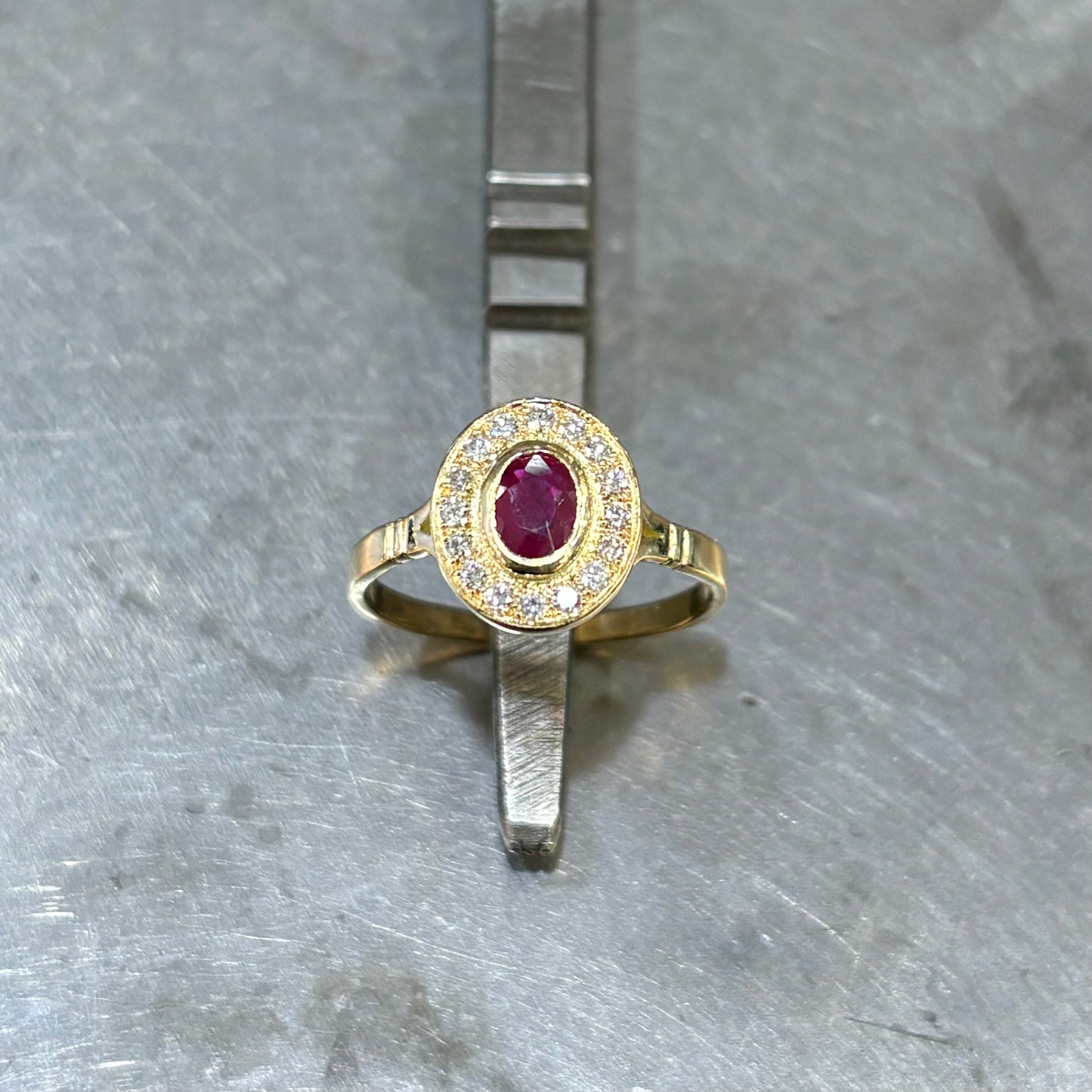 Bague Marguerite - Or Jaune 750 Rubis & Diamants
