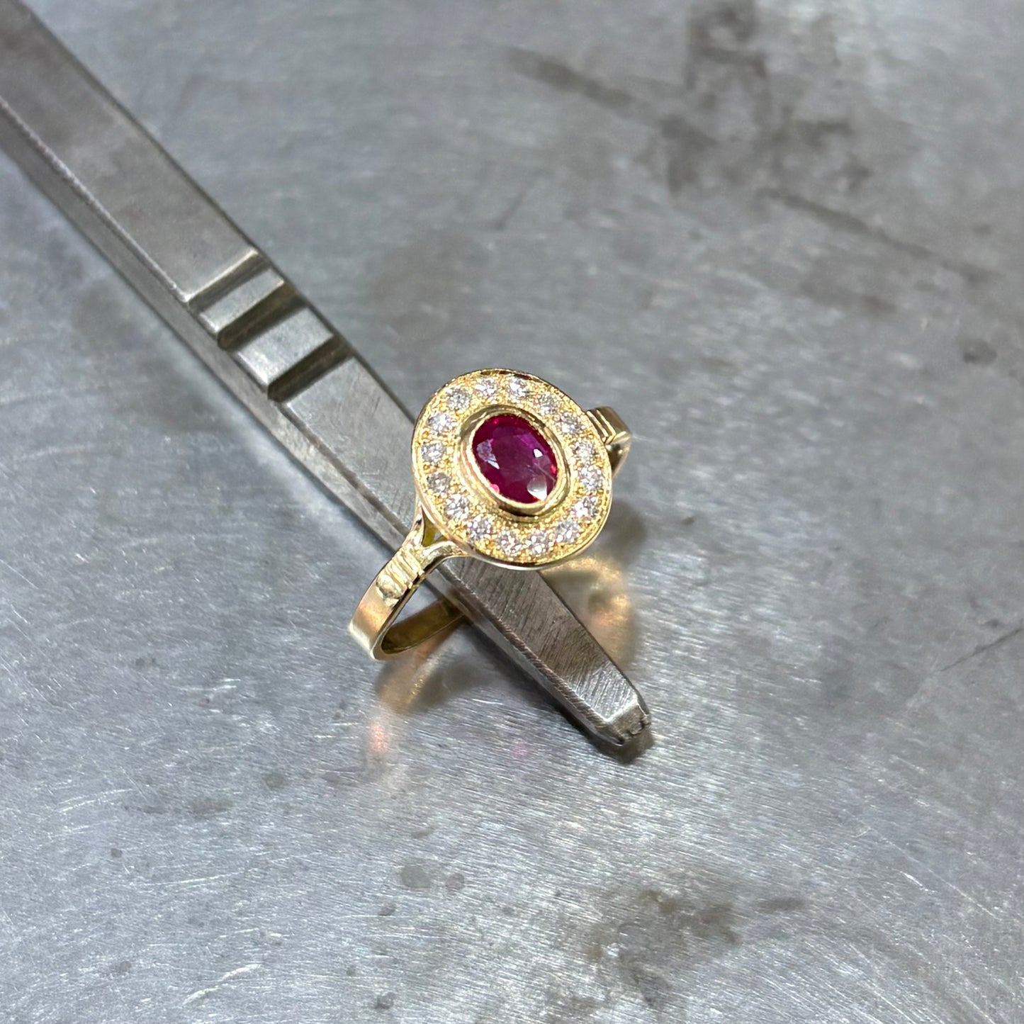 Bague Marguerite - Or Jaune 750 Rubis & Diamants