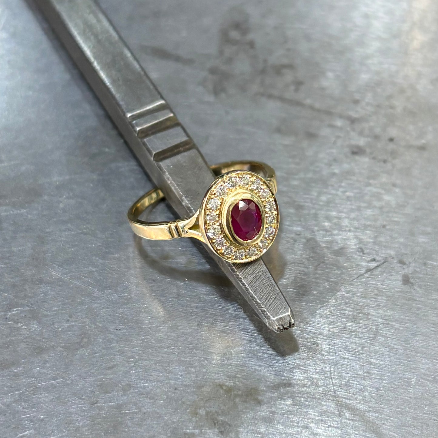 Bague Marguerite - Or Jaune 750 Rubis & Diamants