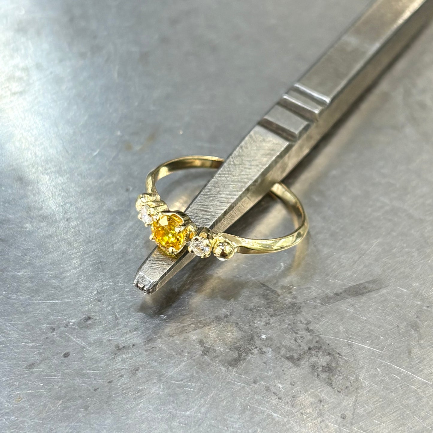 Bague Ponyo - Or Jaune 750 Saphir Jaune & Diamants