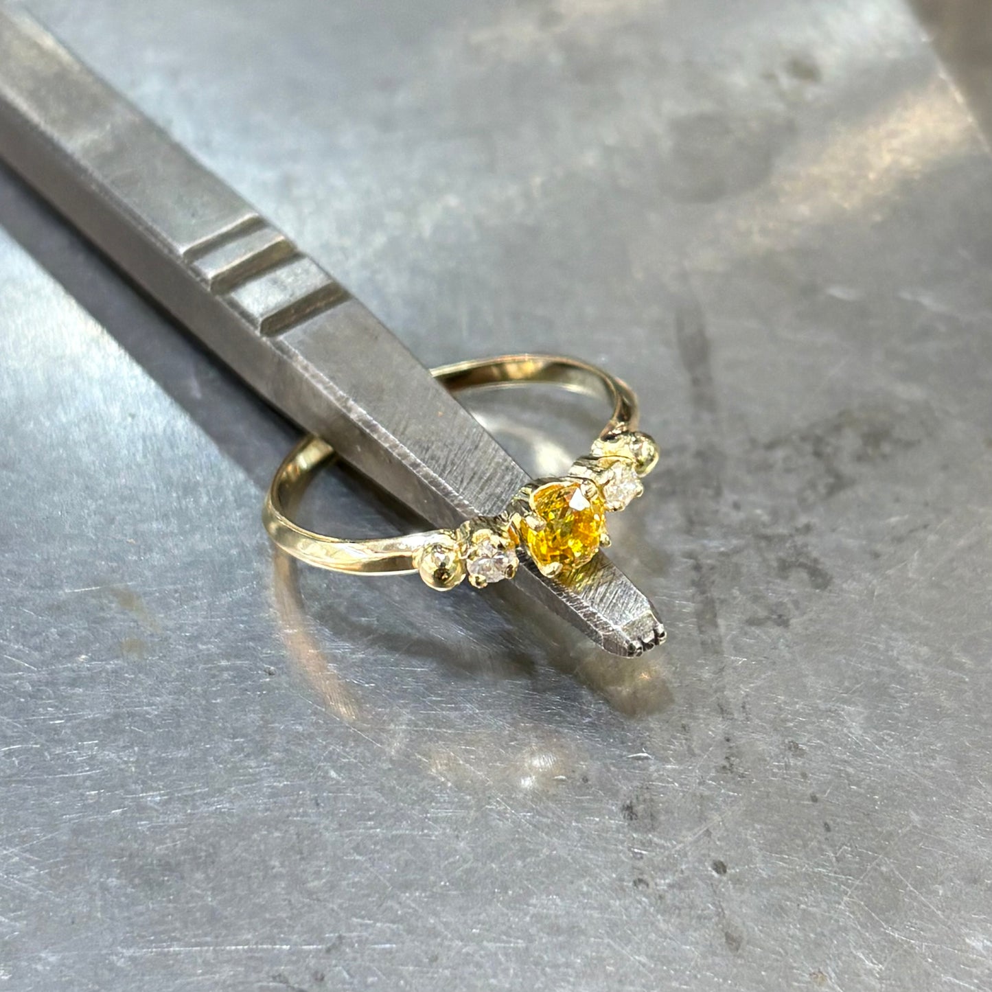 Bague Ponyo - Or Jaune 750 Saphir Jaune & Diamants