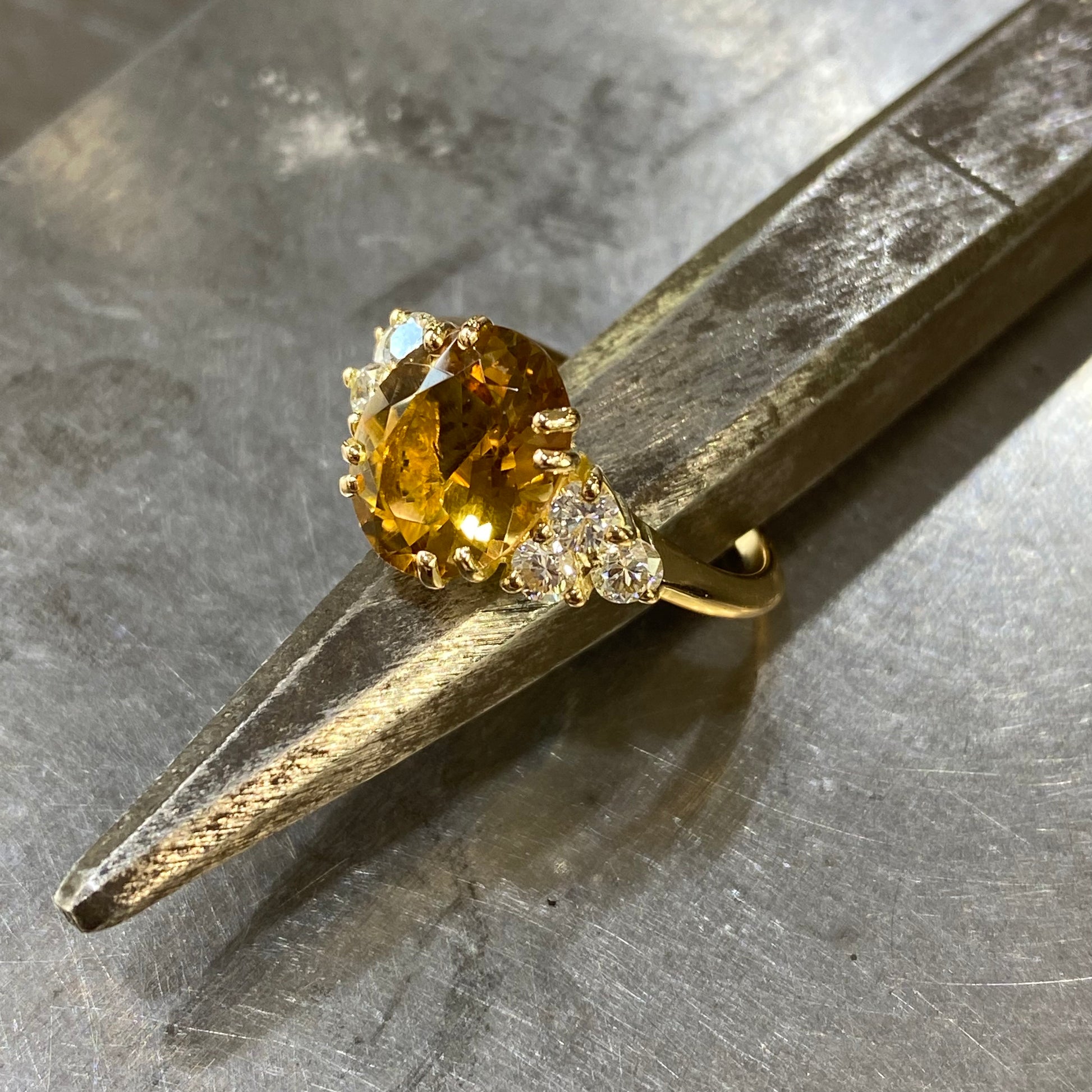 Bague Nausicaä - Or Jaune 750 Citrine & Diamants Création Fremont