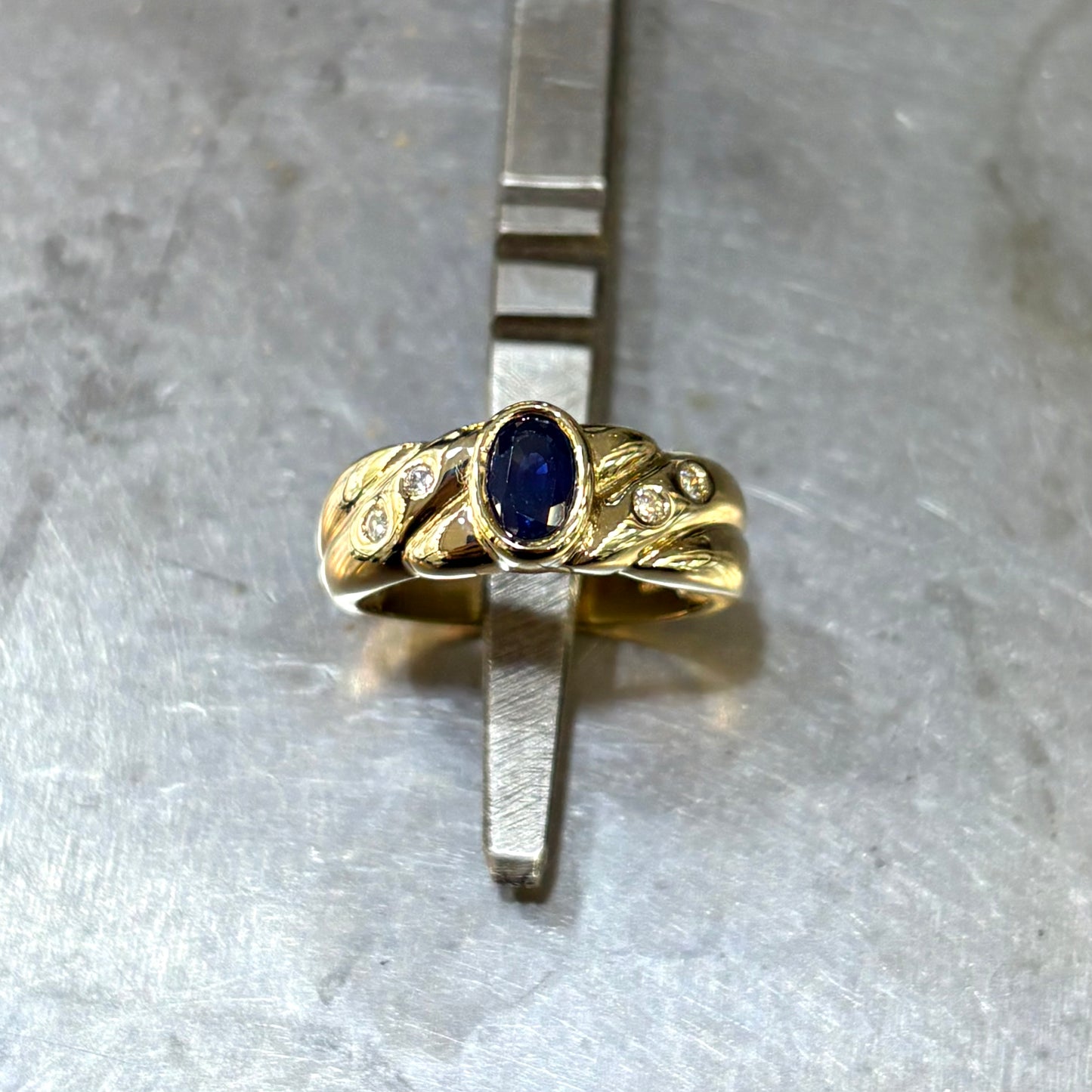 Bague Jonc - Or Jaune 750 Saphir & Diamants