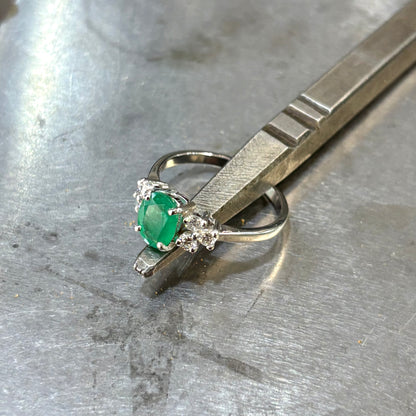 Bague Nausicaä Médium - Or Blanc 750 Émeraude & Diamants