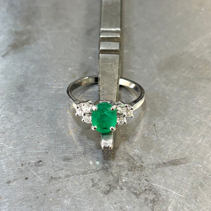 Bague Nausicaä Médium - Or Blanc 750 Émeraude & Diamants