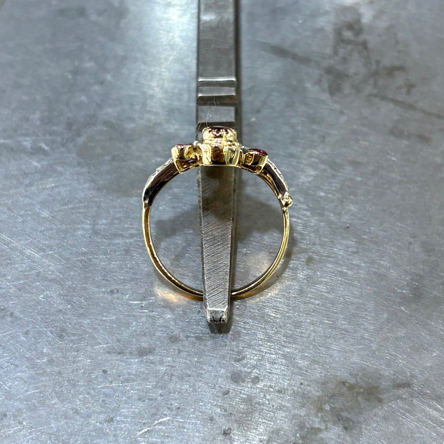 Bague Princesse Vintage - Or Jaune 750 Rubis & Diamants